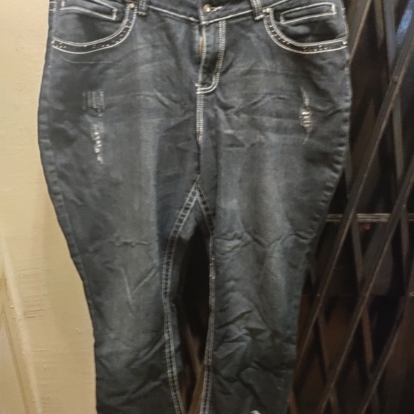 Jeans - Picture 3 of 3